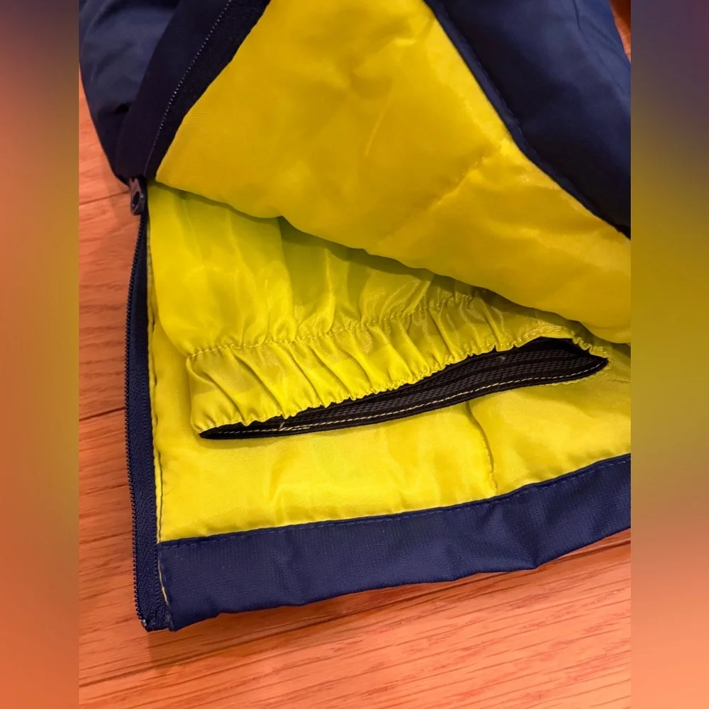 Eddie Bauer Snowsuit 4T Only worn twice. - Picture 7 of 10
